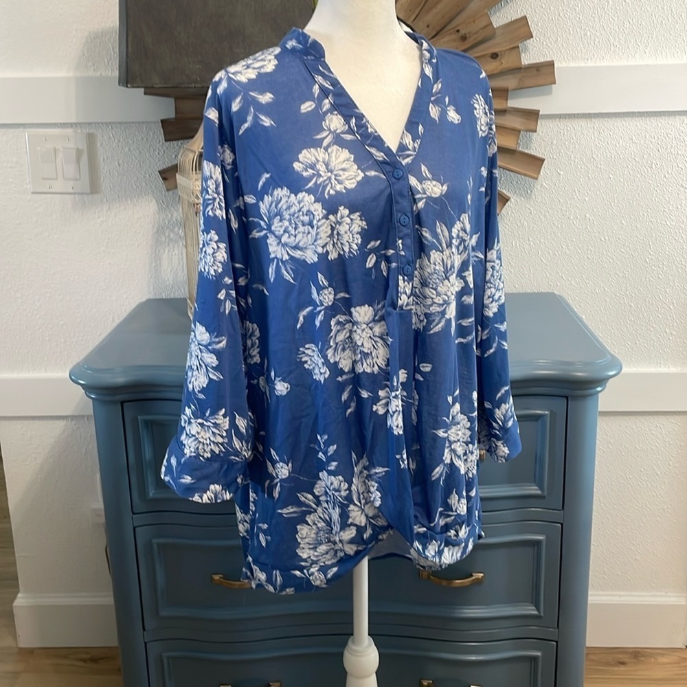 Eden & Olivia Blue/White Tunic Length Shirt 2X, 2XL, XXL